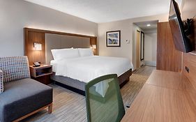 Holiday Inn Express & Suites West Long Branch - Eatontown By Ihg